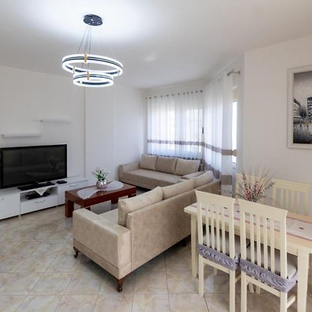 Spacious 2 Bedroom Apartment In Durres Beach エクステリア 写真