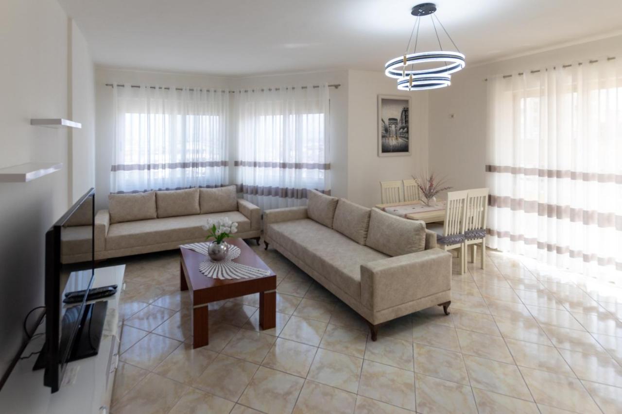 Spacious 2 Bedroom Apartment In Durres Beach エクステリア 写真