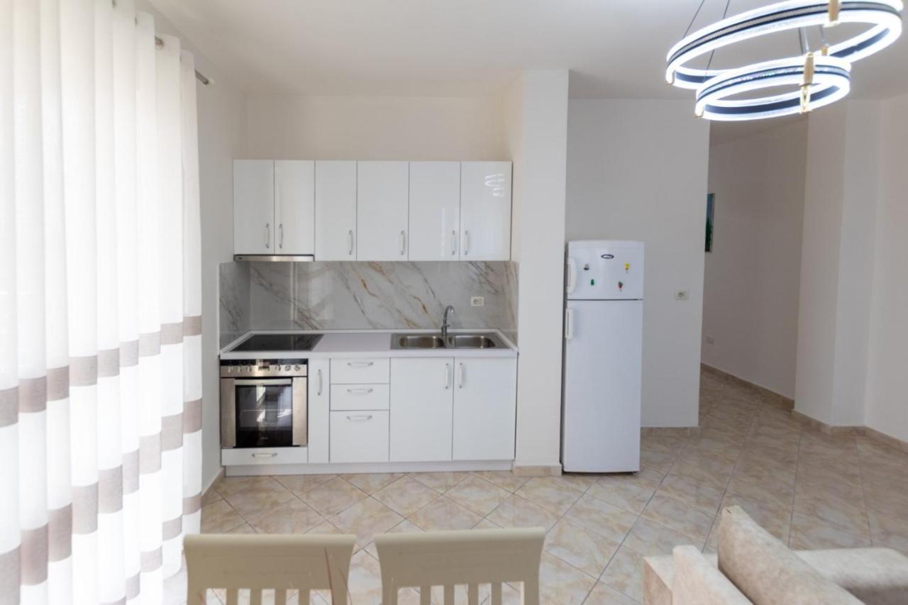 Spacious 2 Bedroom Apartment In Durres Beach エクステリア 写真