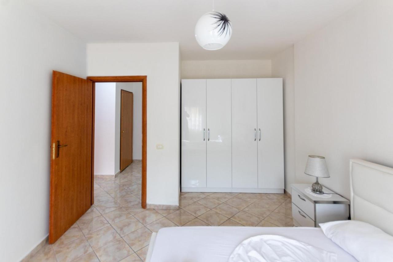 Spacious 2 Bedroom Apartment In Durres Beach エクステリア 写真