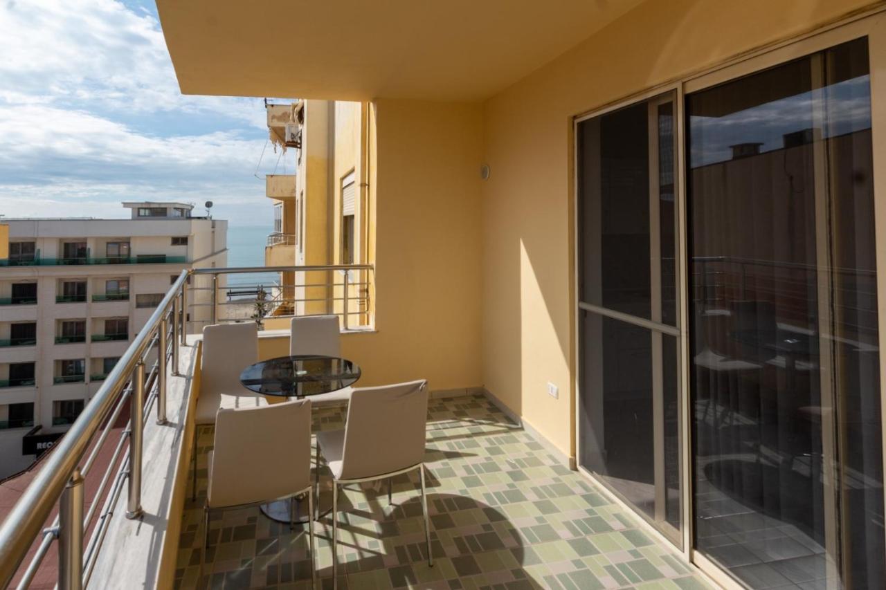 Spacious 2 Bedroom Apartment In Durres Beach エクステリア 写真