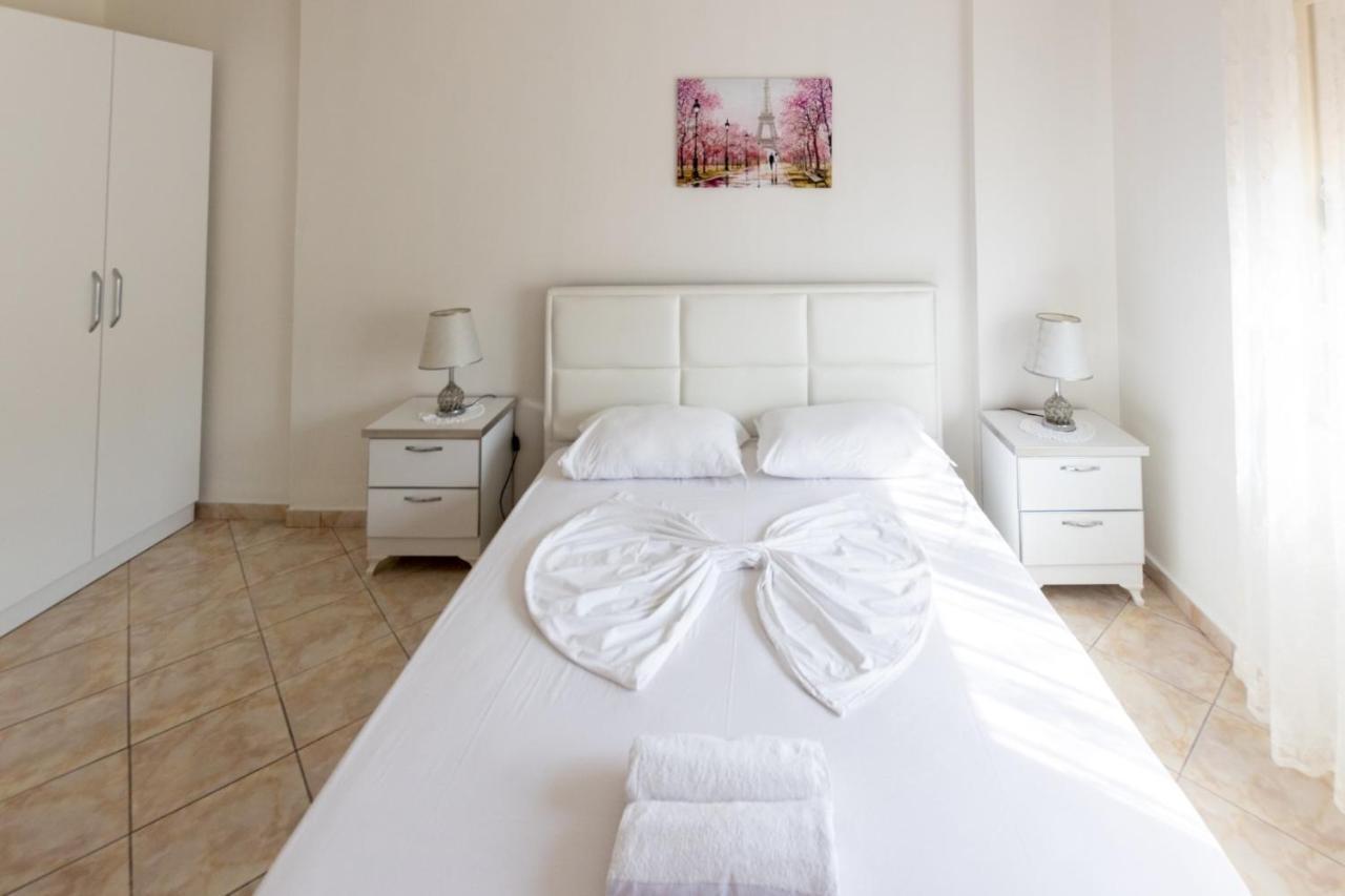 Spacious 2 Bedroom Apartment In Durres Beach エクステリア 写真