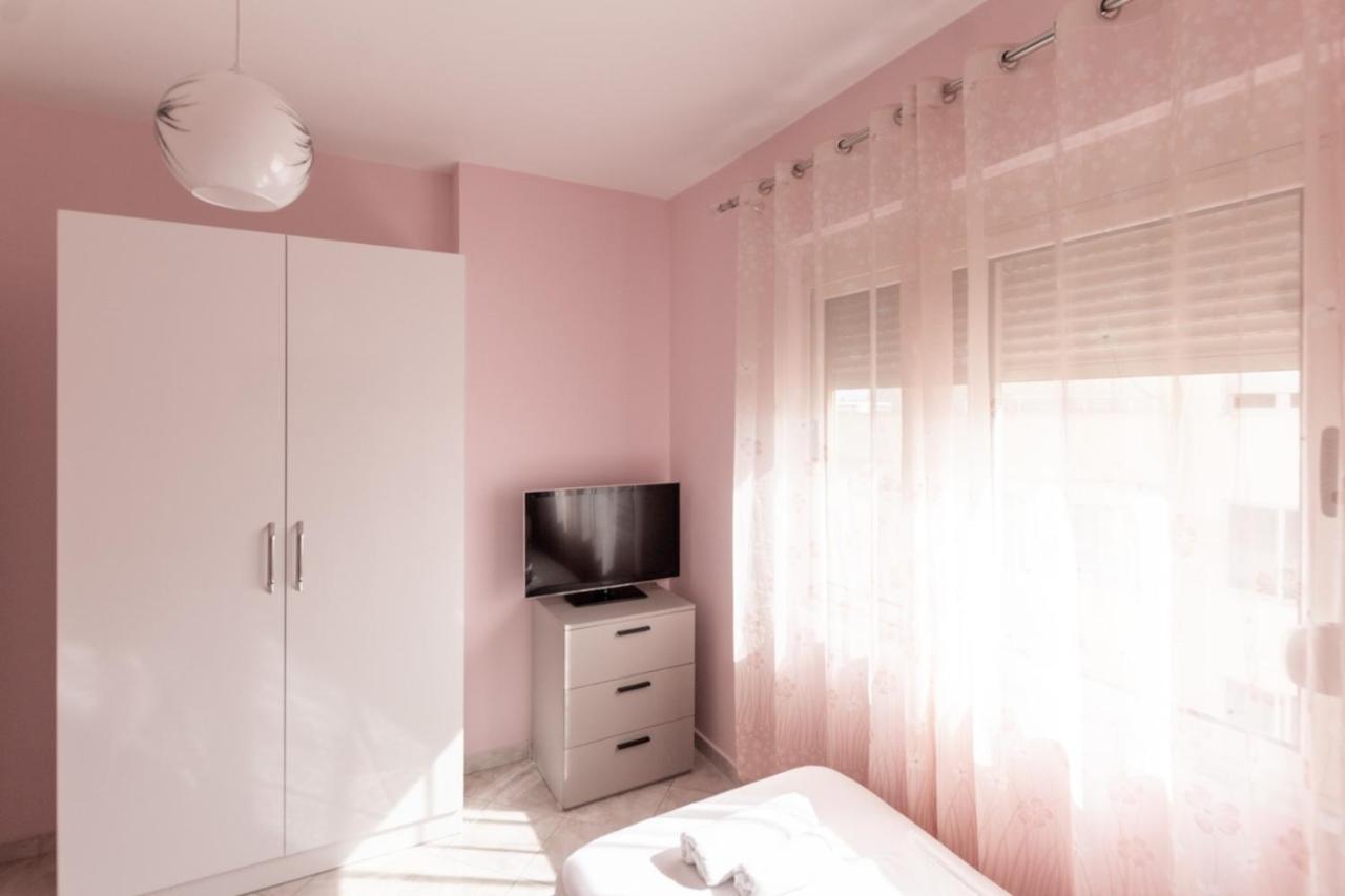 Spacious 2 Bedroom Apartment In Durres Beach エクステリア 写真