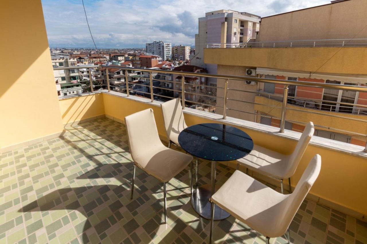 Spacious 2 Bedroom Apartment In Durres Beach エクステリア 写真