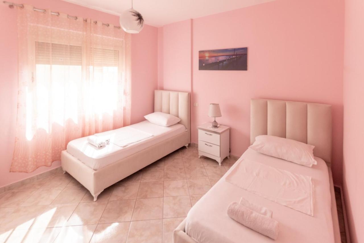 Spacious 2 Bedroom Apartment In Durres Beach エクステリア 写真